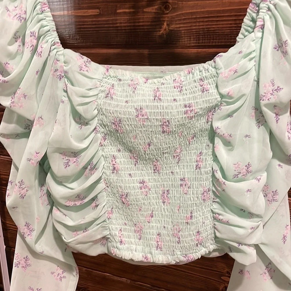 Cute Top - Picture 9 of 10